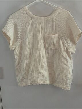 Madewell ivory gauze textured short sleeve top button on back Size Medium